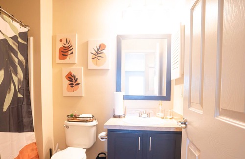 Easton Apartment | The Cove ( less than a minute from Easton town center )