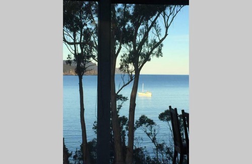 Port Arthur Villa | the cove... on the rocks at Port Arthur