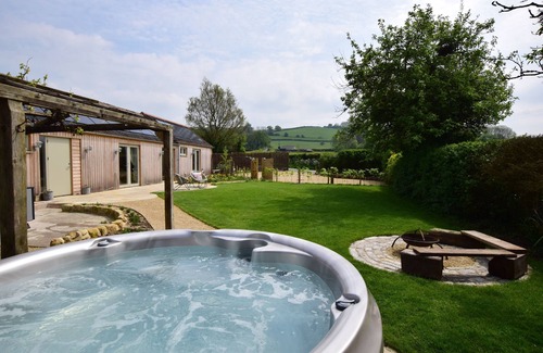 Dursley Cottage | The Cow Byre - beautiful barn conversion in the South Cotswolds sleeping 6 guests