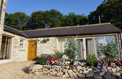 Sheldon Cottage | The Cowshed - Once a cow shed, this cosy cottage sleeps four