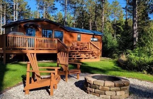 Malone Cabin | The Cozy Bear w/Hot Tub overlooking Mtn views!