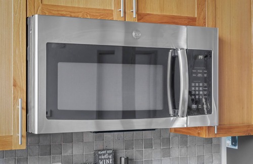 Downtown Cleveland Apartment | The Cozy Comfy Spacious Loft, Wi-Fi, Parking, Cafe