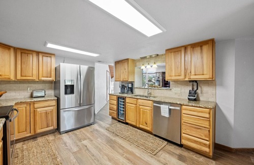 Spicewood House | The Cozy Corner | Windermere Oaks | Lake Travis