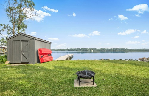 Crosslake Cabin | The Cozy Cub-A Rustic Cozy Cabin in Crosslake