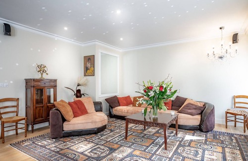 La Bourboule House | The Cozy de Claire, 5 * for 7 people with private spa, 140 m²