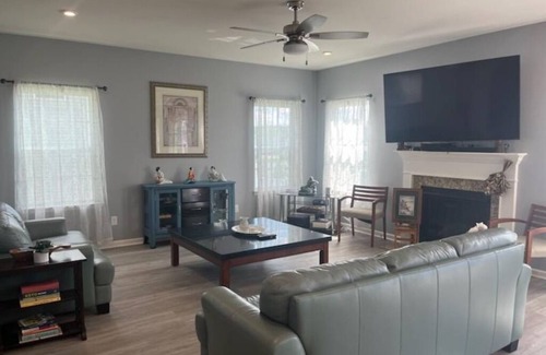West Henrietta House | The Cozy Place in Rochester, NY nNear RIT - CollegenPet Friendly
