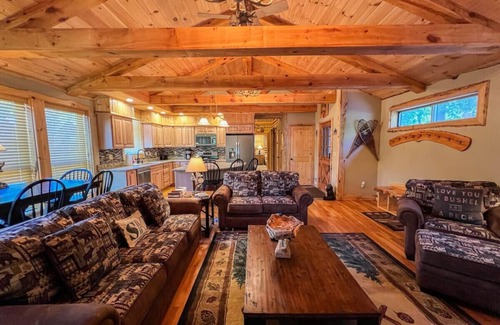 North Conway Cabin | The Cranmore Mountain Cabin | Walk to North Conway