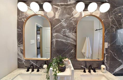 Lakeview House | The Creative Experience 3 bedroom Residential Home