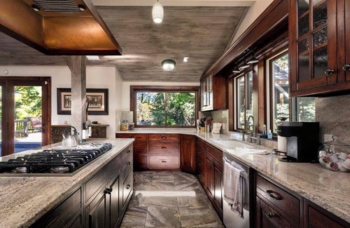 Sandy House | The Creekside Cabin at La Caille: