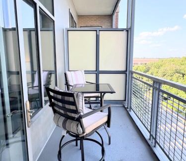 McLean Apartment | The Crestwood Loft 2BR 3Beds