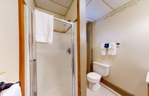Hancock Point Bed & Breakfast | The Crocker House Country Inn (Rm 4)