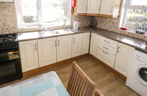 Naran Cottage | THE CROMLECH COTTAGE, family friendly in Narin, County Donegal