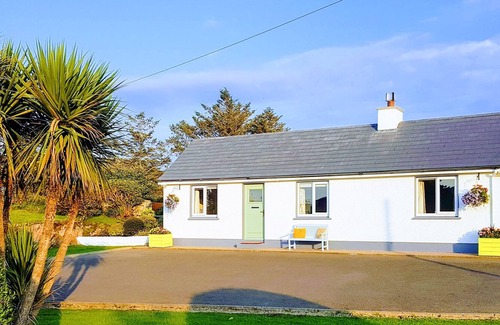 Naran Cottage | THE CROMLECH COTTAGE, family friendly in Narin, County Donegal