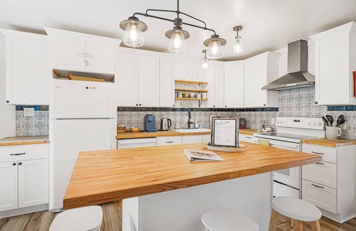 Canton Apartment | The Crows Nest Apt; Asheville; Smoky Mtns