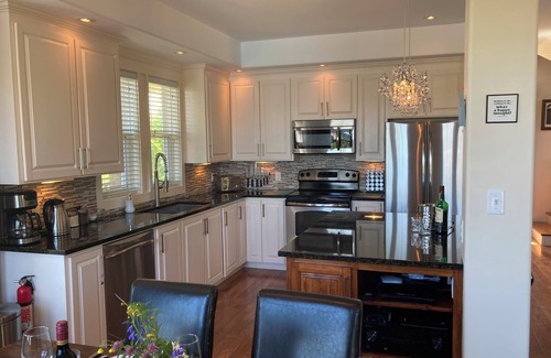Trinity House | The Crows Nest - Top Guest Rated Luxury Vacation Home in the Heart of Trinity