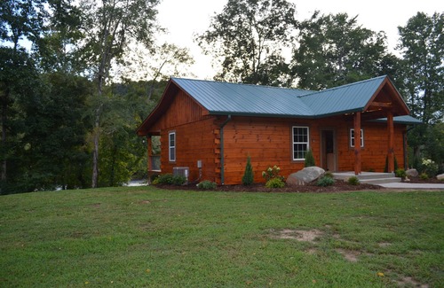 Hot Springs Cabin | The Cub (On The River)