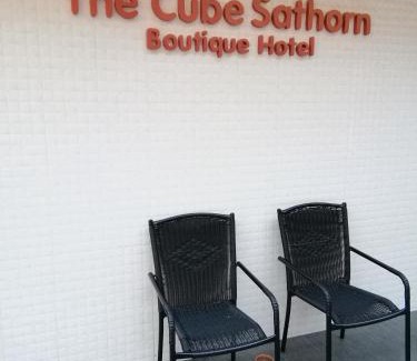 Yan Nawa Bed & Breakfast | The Cube Sathorn Boutique Hotel เดอะ คิวบ์ สาทร บูติค โฮเทล Near BTS Surasak