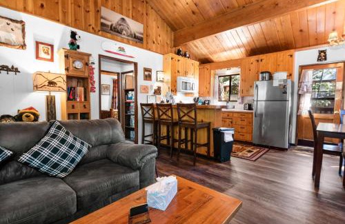 Big Bear Lake House | The Cuddle Inn - True feeling of a great cabin! Beautiful and homey! Walking distance to the lake!