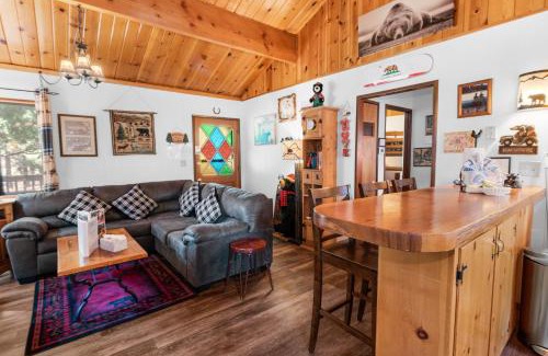 Big Bear Lake House | The Cuddle Inn - True feeling of a great cabin! Beautiful and homey! Walking distance to the lake!