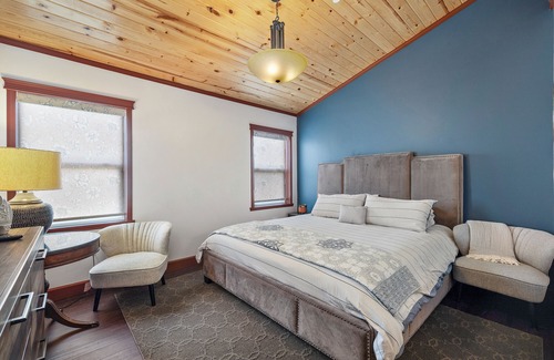 Sequim Bed & Breakfast | The Culinary Quarters - "The Saucerie" Room - In The Heart of Downtown Sequim!