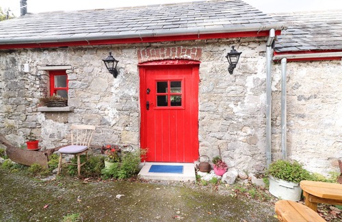 Ardfinnan Cottage | THE DAIRY, with open fire in Ardfinnan, County Tipperary