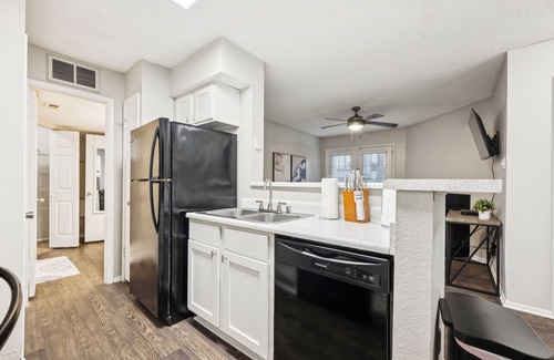 Huntsville Apartment | The Davis 412 I Spacious 1 Bed 1 Bath