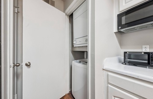 Huntsville Apartment | The Davis 717 I Comfy and Spacious 1 Bed 1 Bath