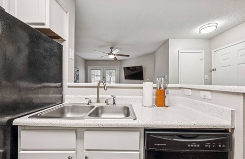 Huntsville Apartment | The Davis 817 I Spacious and Comfy 1 Bed 1 Bath