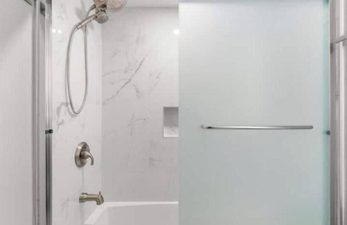Kingman Park Apartment | The DC Getaway+2BD condo+Private Parking