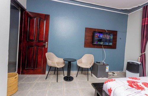 Soroti Bed & Breakfast | The Den Soroti Red