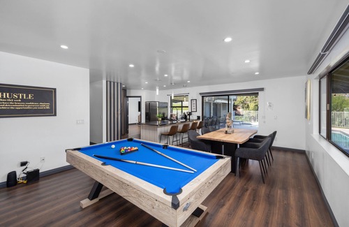 San Bernardino House | The Designer Home｜City Skyline Views｜More in LA