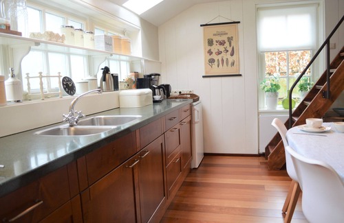 Ee House | The detached mound house in the middle of our village in a quiet location