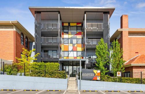 Geelong Apartment | THE DEVLIN APARTMENTS 2 Bedroom Apartment near GMHBA stadium in Geelong - G01