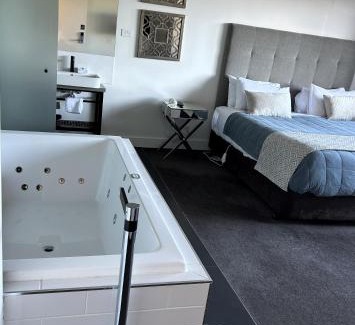 Geelong Apartment | THE DEVLIN APARTMENTS 2 Bedroom Apartment near GMHBA stadium in Geelong - G01