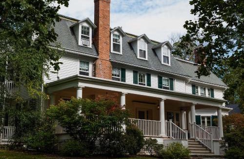Lenox Bed & Breakfast | The Dewey by The Lenox Collection