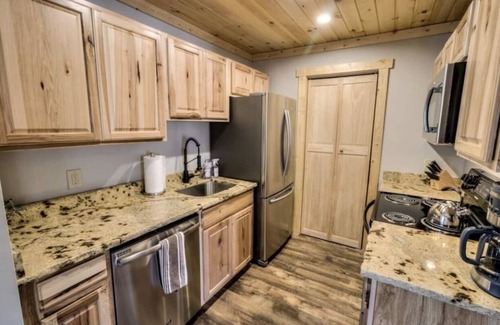 Blowing Rock Condo | The DIAMOND of Blowing Rock- 4 Min. walk to Downtown AND App State