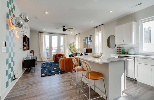 Nashville House | The Disco Den - Private Rooftop - Mins to Broadway