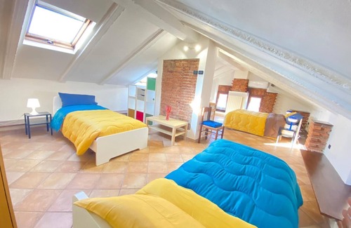 Trezzano Rosa Apartment | The Discography, Elegant and Spacious for Groups and Families, with Parking