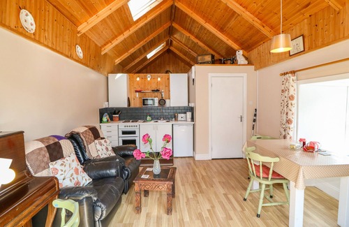 Killeagh Cottage | THE DISPENSARY, pet friendly, with a garden in Killeagh, County Cork