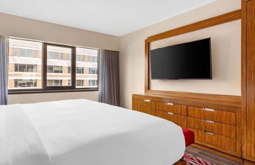 West End House | The District, a Hilton Club - Two Bedroom (Lock-off)