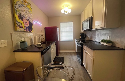 Sherman House | The Domino in Sherman 2 bedroom Townhouse