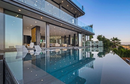 Bel Air House | The Donella Mansion: Exquisite Modern Living in Bel Air with Stunning Views