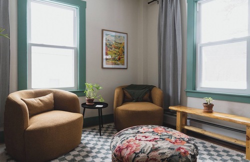 Cavendish House | The Dorothy-10 minutes from Okemo- freshly renovated