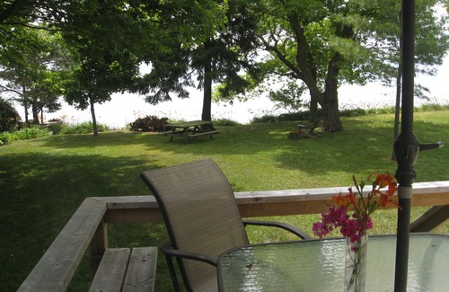 Wheatley Cottage | The Douglas Family Cottage - Perfect Waterfront Getaway with Large Beach