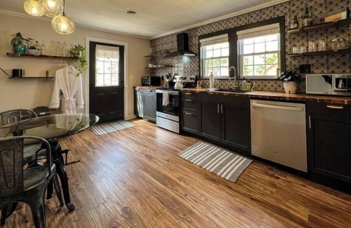 Berkeley Springs Apartment | The Downtown Flat at Creekside