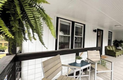 Berkeley Springs Apartment | The Downtown Flat at Creekside