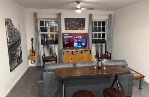 Winston - Salem Apartment | The Downtown Moxie!