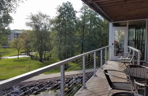 Lake Geneva House | THE DOWNTOWNER.Largest House on Main St. 14 Beds, Sleeps 20