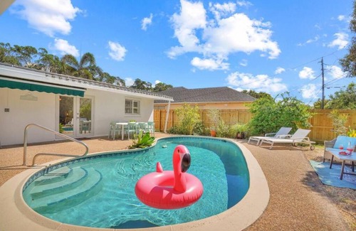 Imperial Point House | The Dreamcatcher - 4 Bed, 2 Bath, Private Heated Pool, BBQ, Game Room, Park