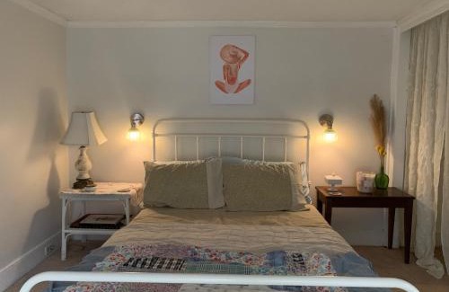 Snow Hill House | The Driftwood Den